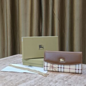 B@rberry Premium Ladies Wallet