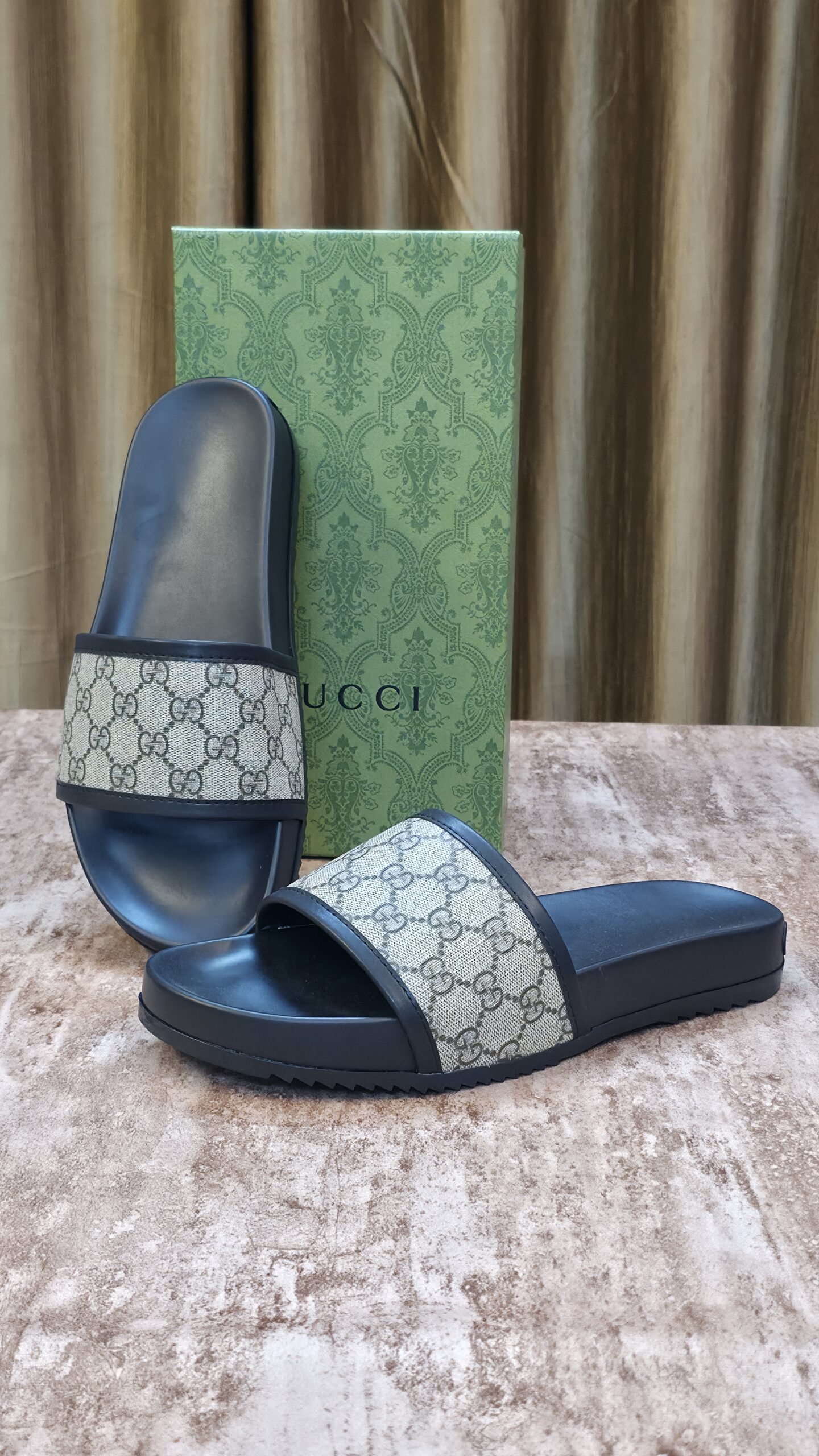 Gucc! Premium Slides