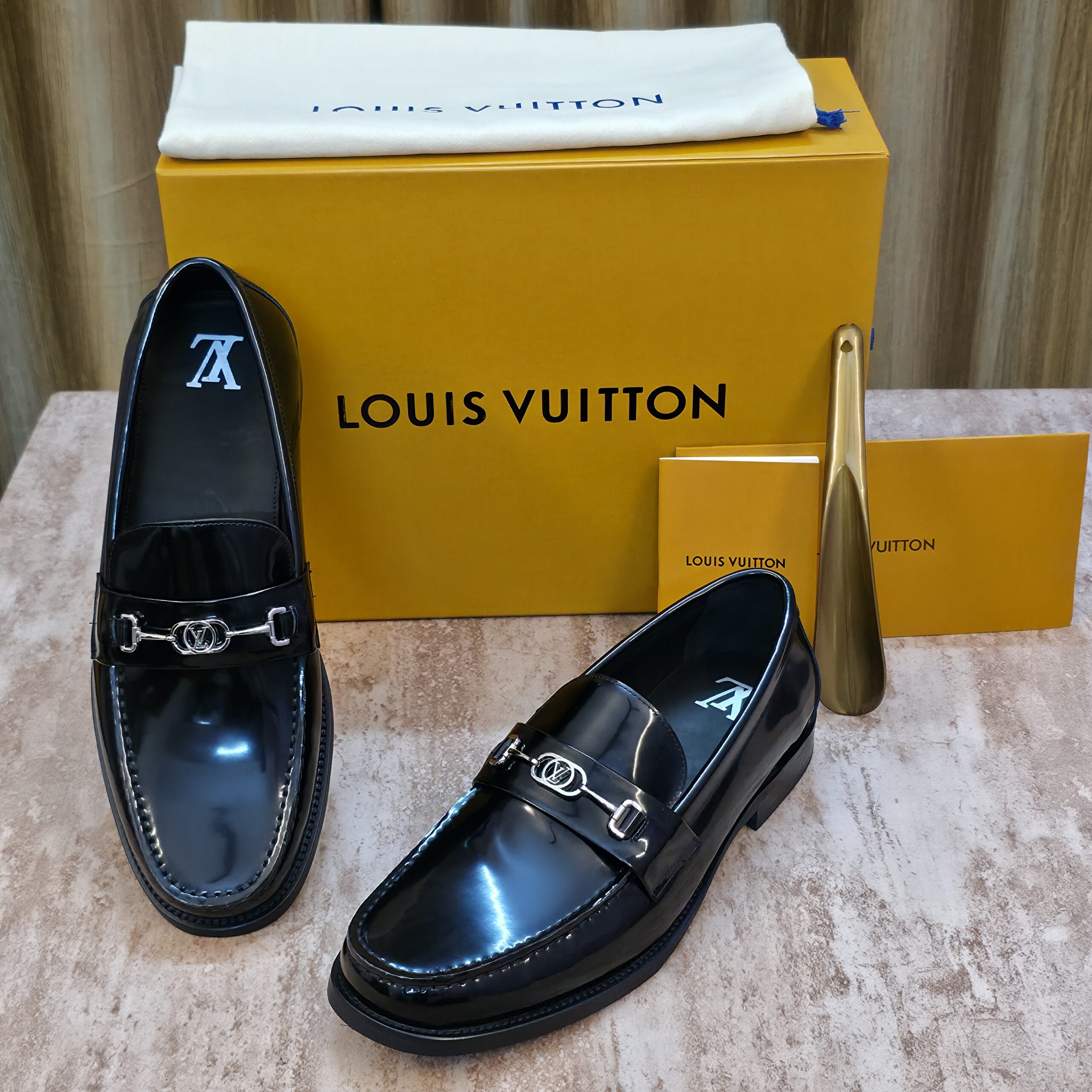 L.V Glossy Lv Logo Loafers