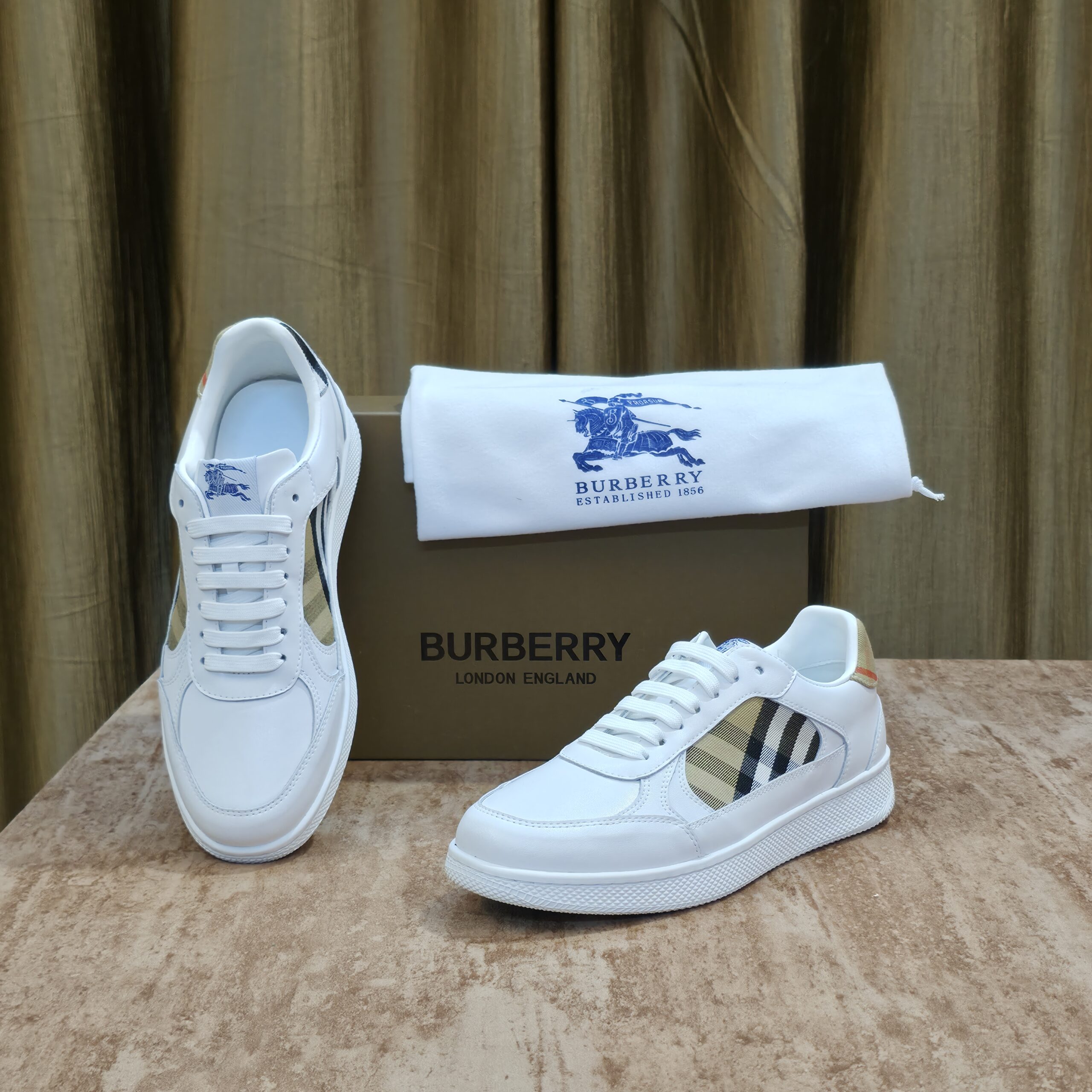 B@rberry Premium Sneakers