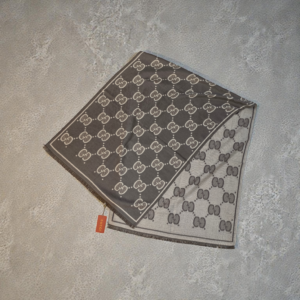 Gucc! Premium Stoles