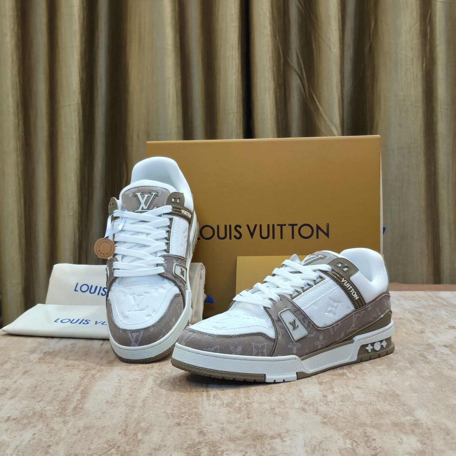 L.V Trainer Premium Sneakers