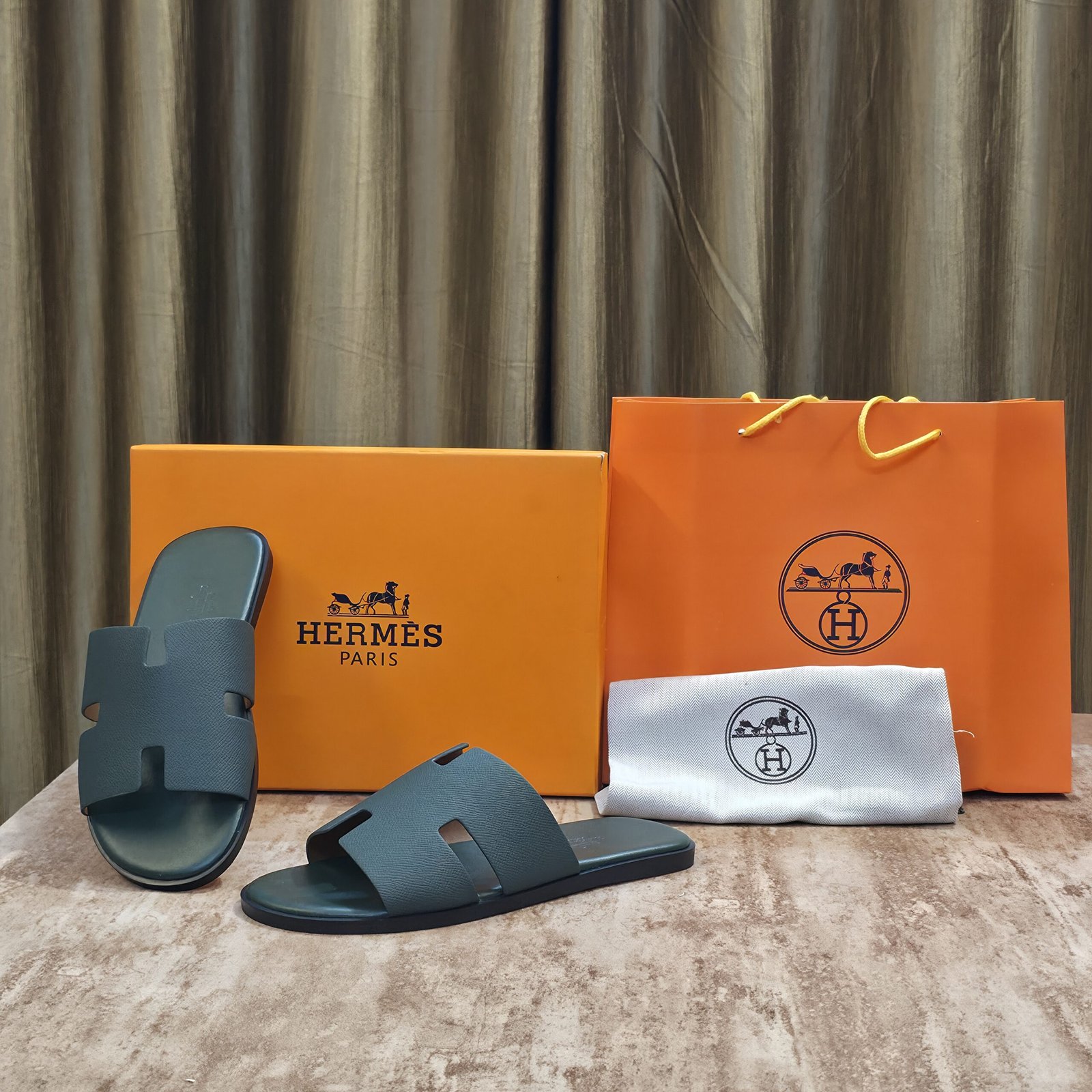 Herme$ Premium Slides