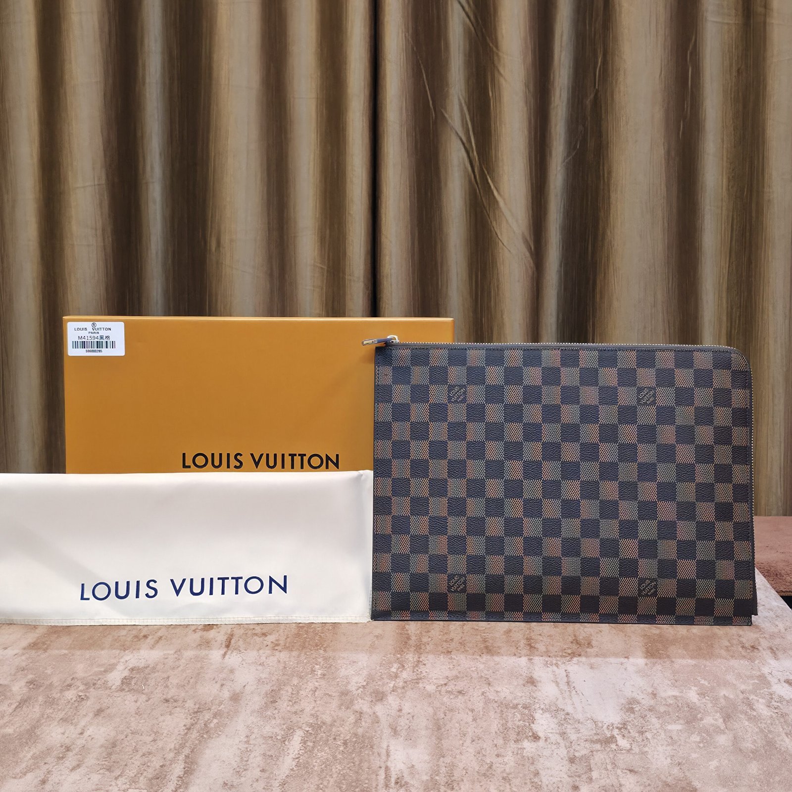 L.V Premium Tab Sleeve