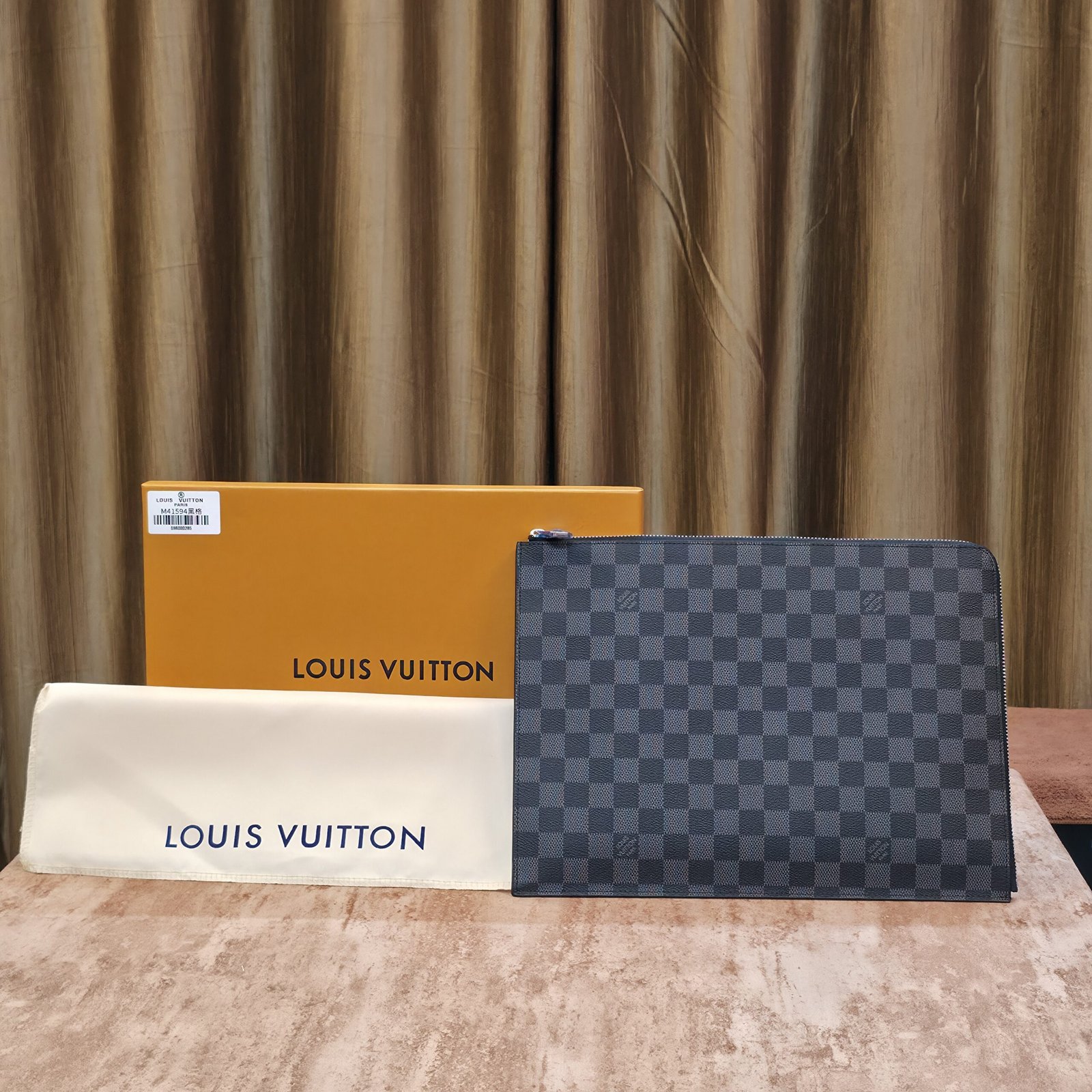 L.V Premium Tab Sleeve